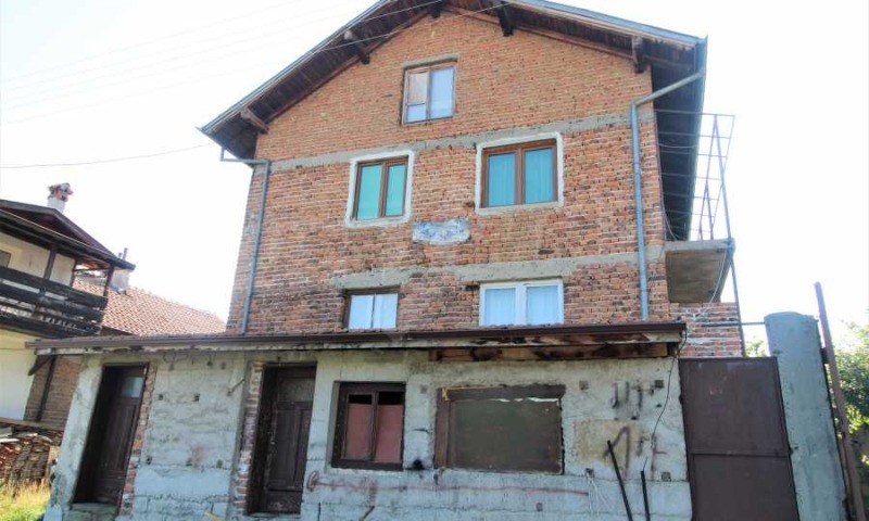 Продава КЪЩА в област Благоевград, гр. Банско - 405 кв.м / 350 000 € » 684 540.50 лв., СУПРИММО ОФИСИ В СТРАНАТА