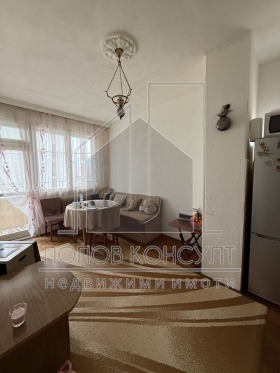 Продава  Етаж от къща, с. Браниполе