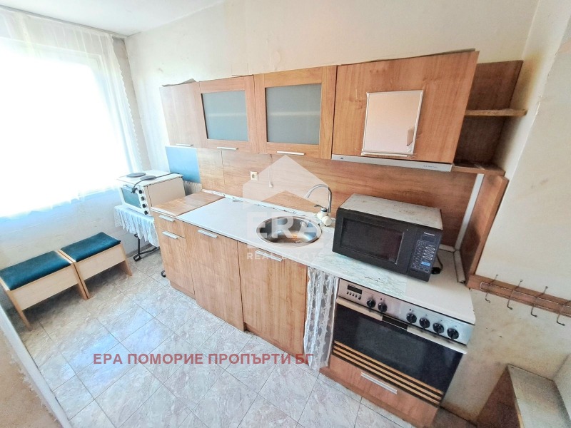 Продава ЕТАЖ ОТ КЪЩА, гр. Поморие, област Бургас, снимка 9 - Етаж от къща - 56018026