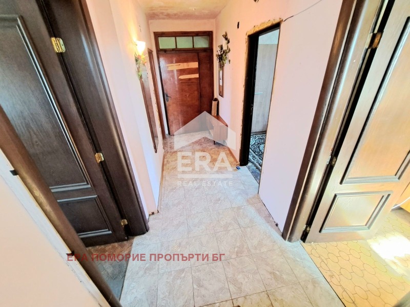 Продава ЕТАЖ ОТ КЪЩА, гр. Поморие, област Бургас, снимка 12 - Етаж от къща - 56018026