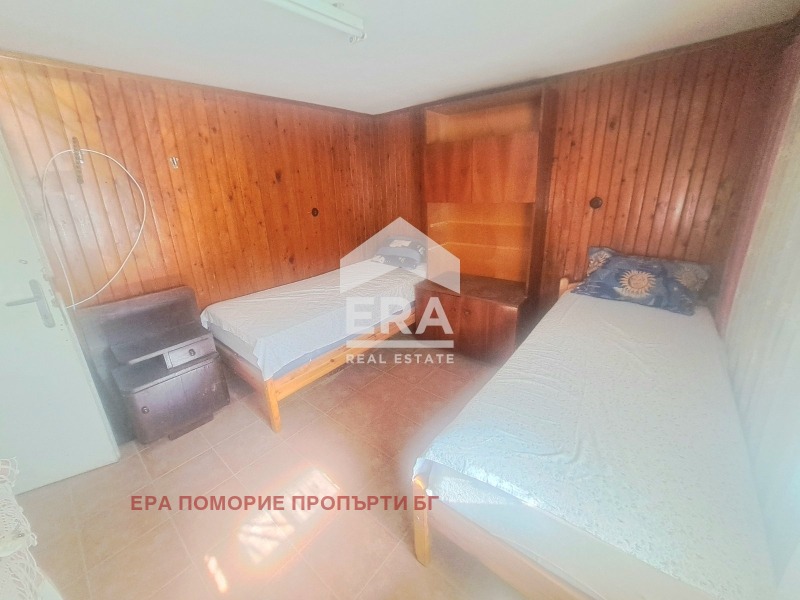 Продава ЕТАЖ ОТ КЪЩА, гр. Поморие, област Бургас, снимка 15 - Етаж от къща - 56018026