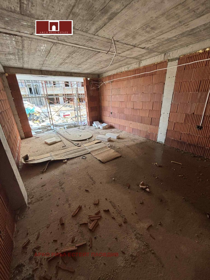 Продава ГАРАЖ, ПАРКОМЯСТО, гр. Пловдив, Остромила, снимка 3 - Гаражи и паркоместа - 52396324