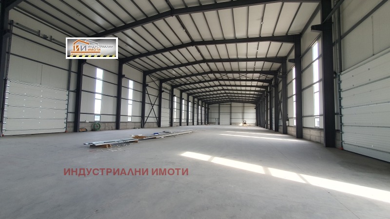 Продава  Склад град Пловдив , Индустриална зона - Север , Брезовско шосе, 7180 кв.м | 83864804