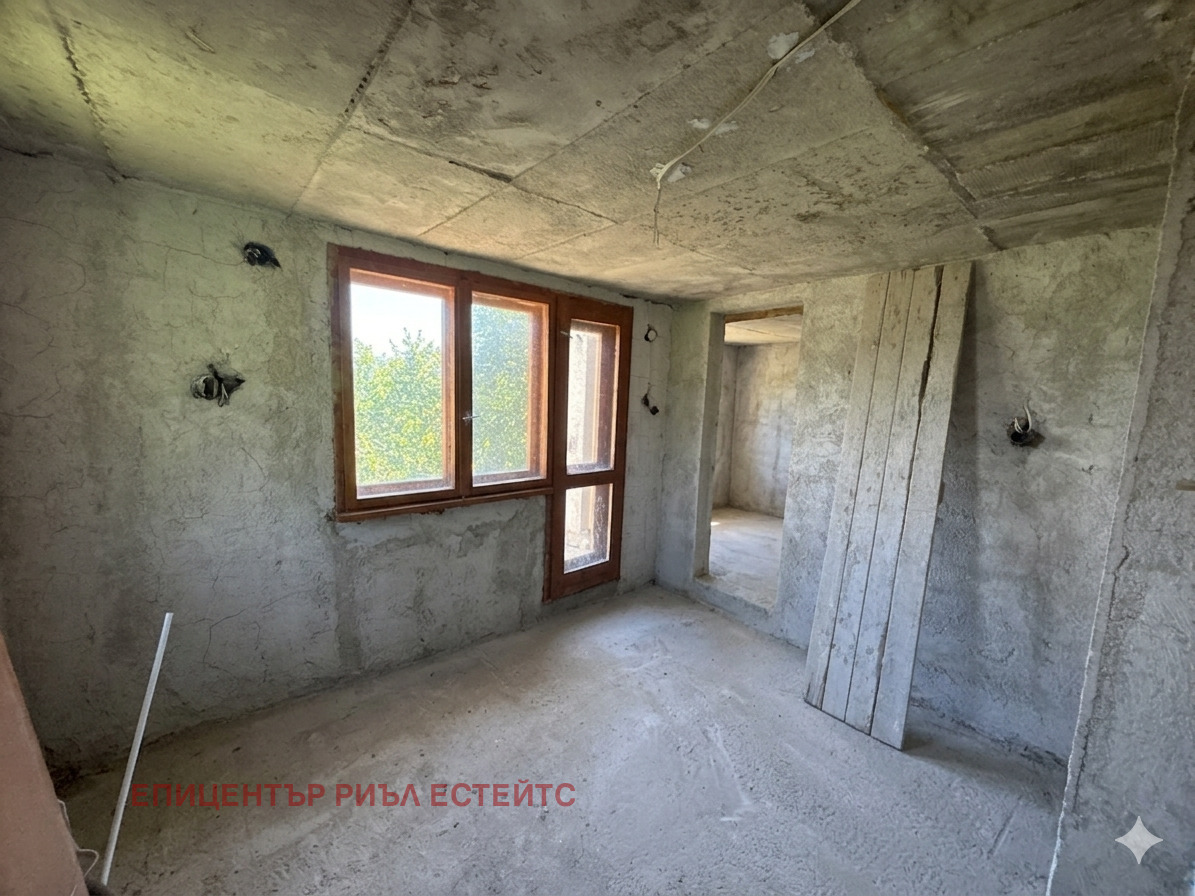 Продава КЪЩА, с. Долни Романци, област Перник, снимка 3 - Къщи - 54977232