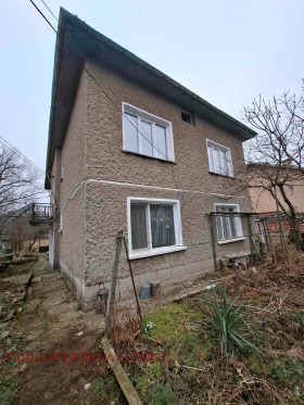 House Breznik, region Pernik 1