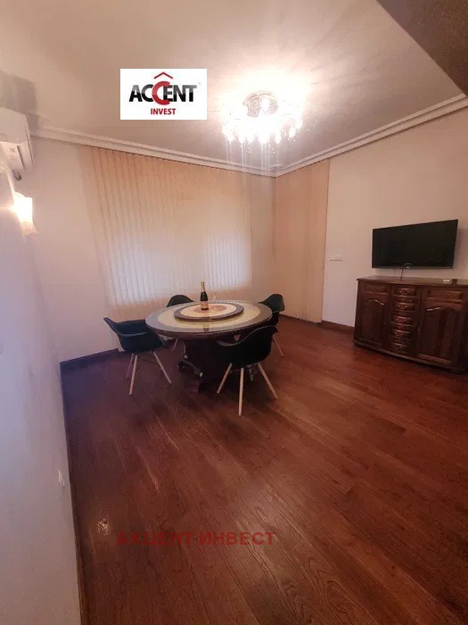 Продава МНОГОСТАЕН, гр. Варна, Център, снимка 2 - Апартаменти - 54846239