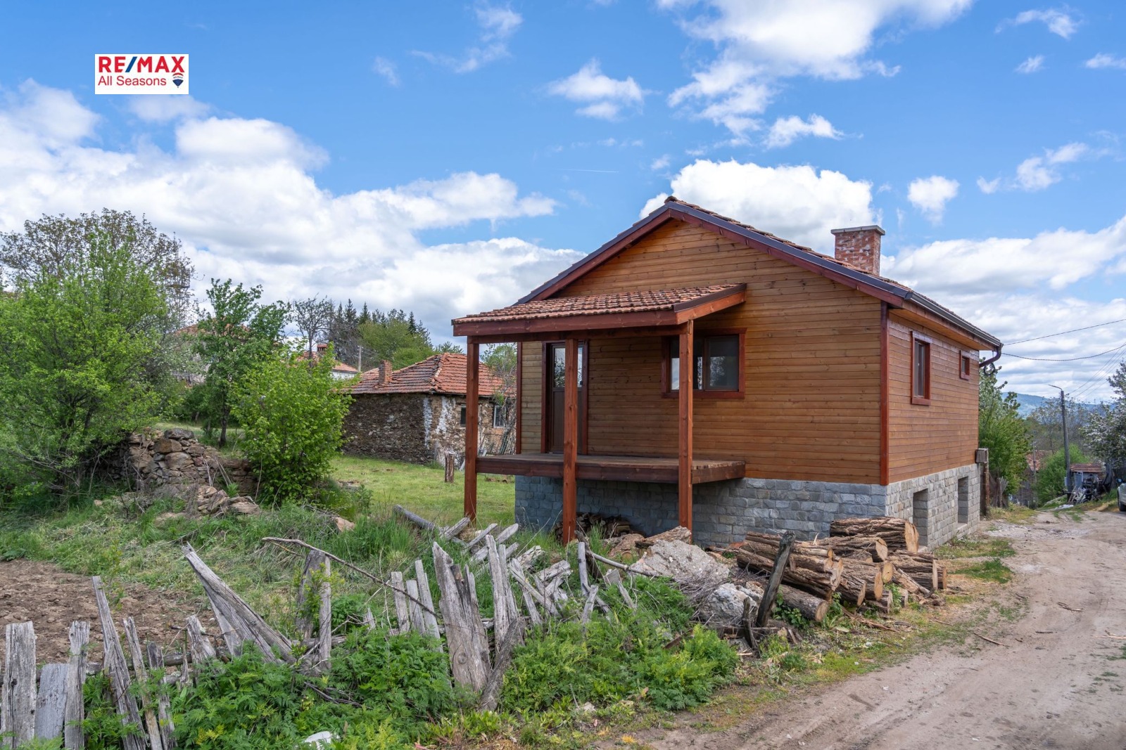 Продава КЪЩА, с. Обидим, област Благоевград, снимка 2 - Къщи - 54941406