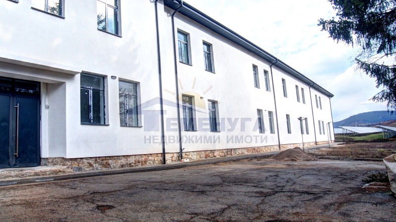 Продава КЛИНИКА в област Перник, гр. Брезник - 1500 кв.м / При запитване, АГЕНЦИЯ 'ТЕМЕНУГА' НЕДВИЖИМИ ИМОТИ