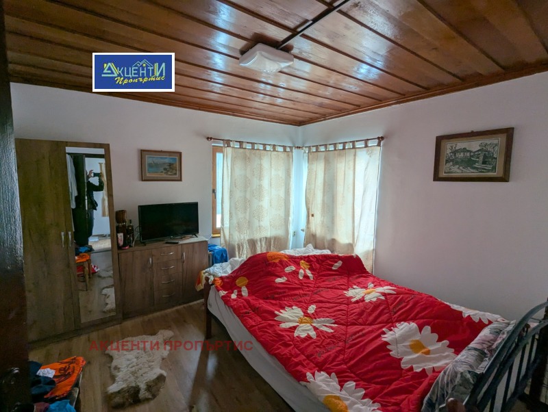 Продава КЪЩА, с. Тодювци, област Велико Търново, снимка 16 - Къщи - 53534155