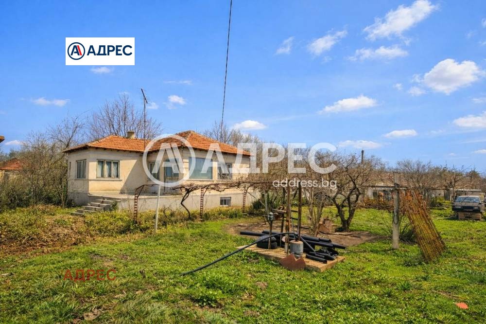 Продава КЪЩА, с. Ваклино, област Добрич, снимка 2 - Къщи - 53897143