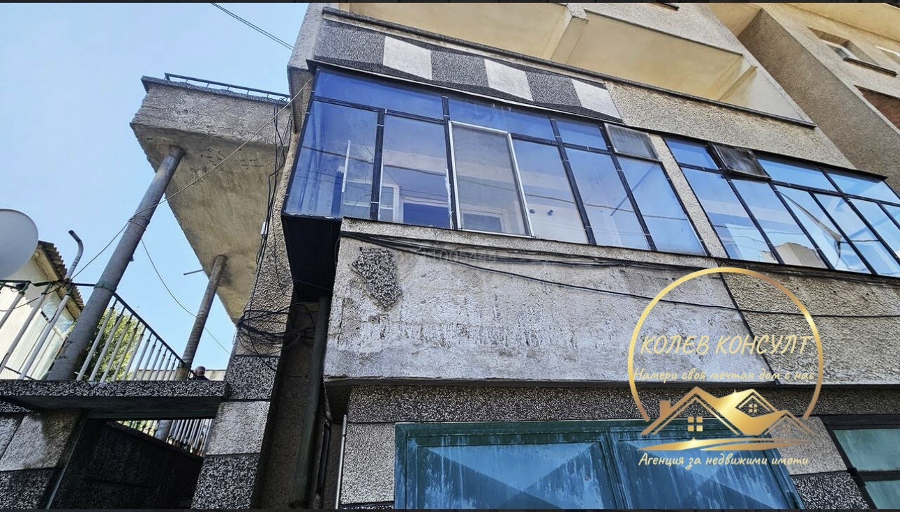 Продава КЪЩА, гр. Хасково, Македонски, снимка 2 - Къщи - 54134338