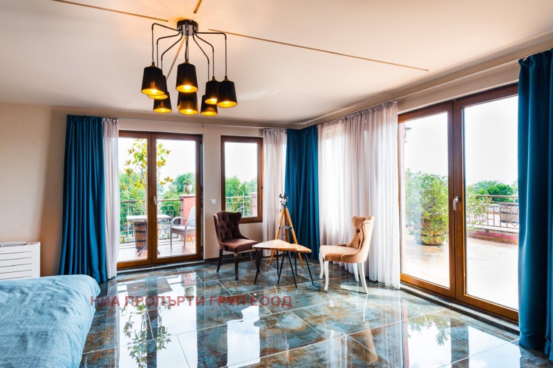 Te koop  3+ slaapkamer Burgas , Tsentar , 337 m² | 14620303 - afbeelding [4]