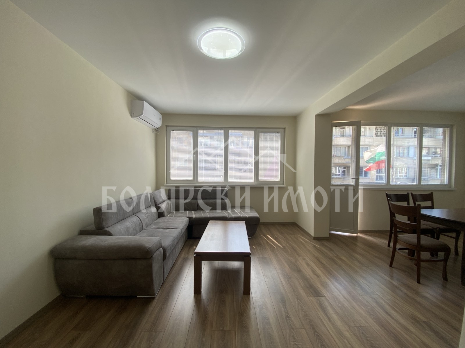 Продава 3-СТАЕН, гр. Велико Търново, Център, снимка 2 - Апартаменти - 55294127