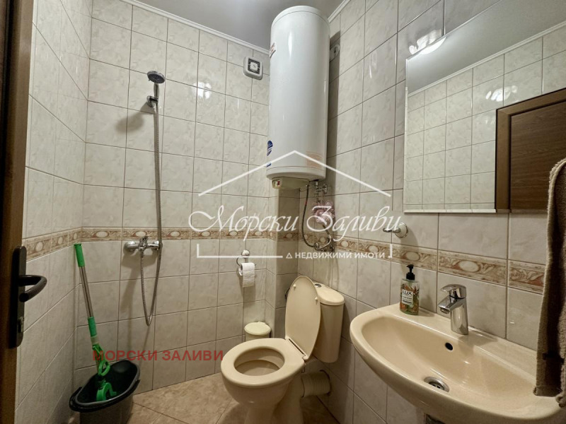 Продава МНОГОСТАЕН, гр. Бургас, Възраждане, снимка 4 - Апартаменти - 53021105