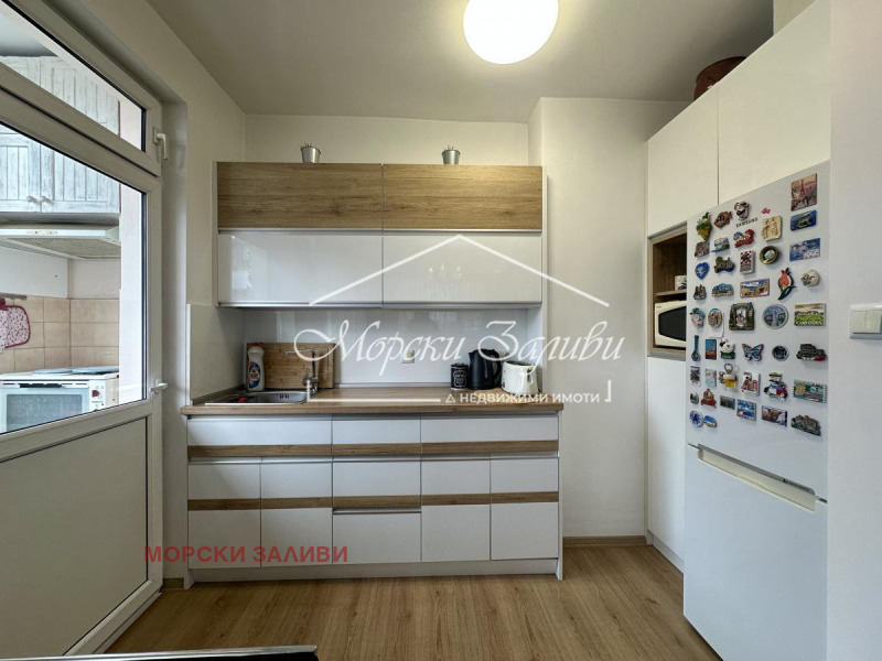 Продава МНОГОСТАЕН, гр. Бургас, Възраждане, снимка 2 - Апартаменти - 53021105