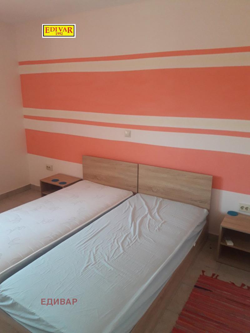 Продава КЪЩА, с. Гурково, област Добрич, снимка 2 - Къщи - 53460893