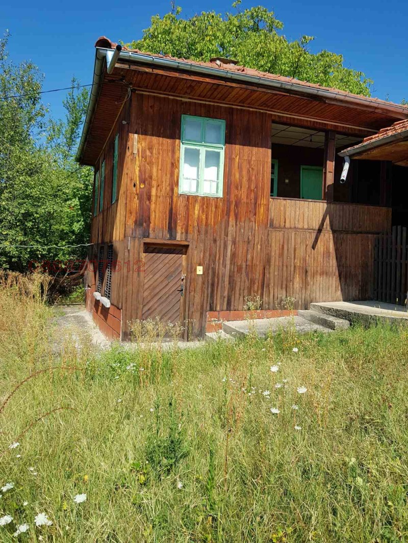 Продава КЪЩА в област Ловеч, гр. Троян - 183 кв.м / 45 000 € » 88 012.35 лв.