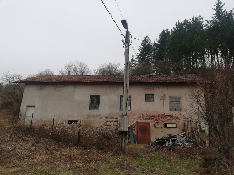 Продава ПРОМ. ПОМЕЩЕНИЕ в област Перник, с. Ноевци - 320 кв.м / 120 000 € » 234 699.60 лв., ВАЛ ИМОТИ