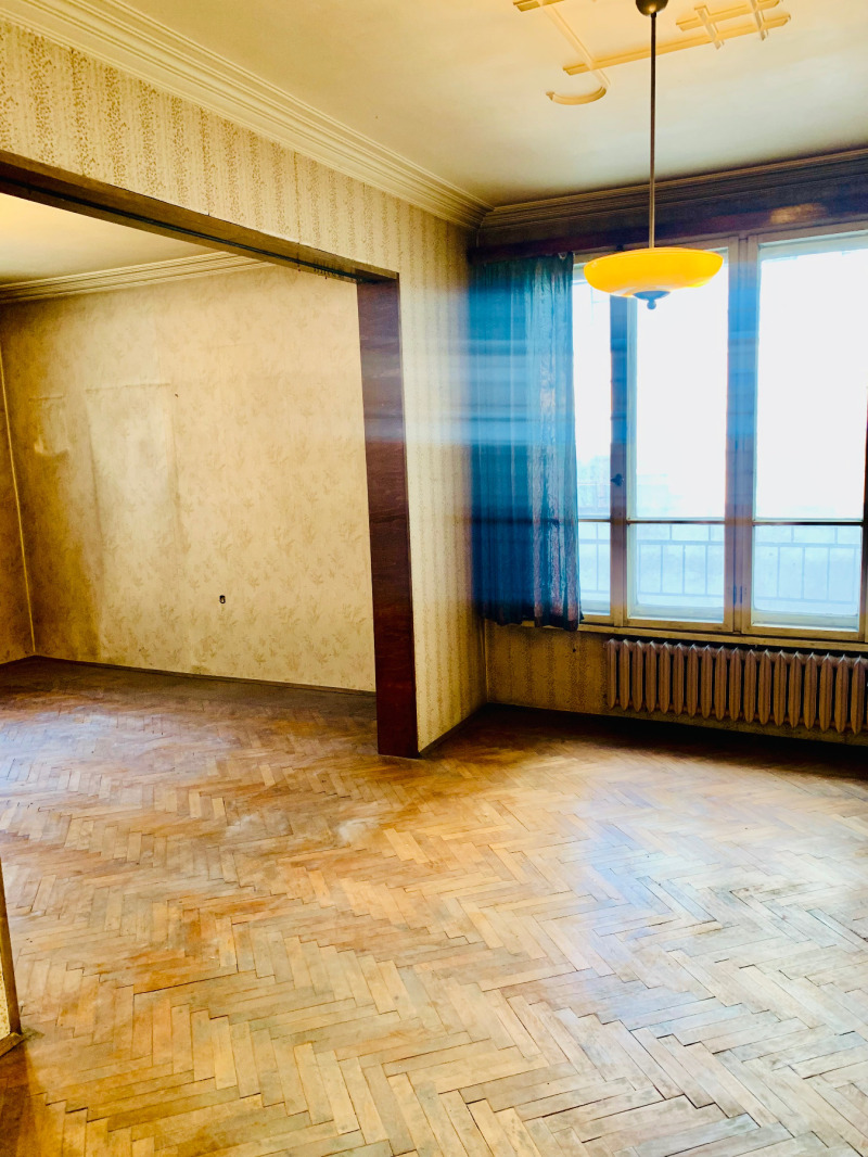 Продава  2-стаен, град София, Център •  269 000 EUR • ID 23707359 — holmes.bg - [1] 