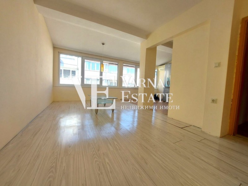En venta  2 dormitorios Varna , Sportna zala , 80 metros cuadrados | 13600510