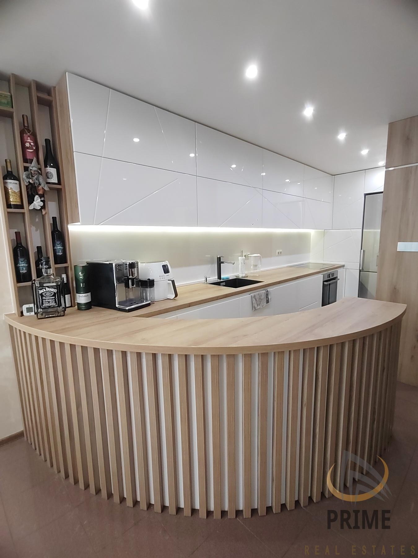 Продава 3-СТАЕН, гр. Бургас, Център, снимка 7 - Апартаменти - 53793033