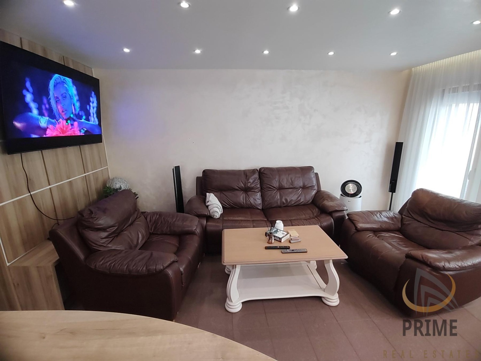 Продава 3-СТАЕН, гр. Бургас, Център, снимка 2 - Апартаменти - 53793033