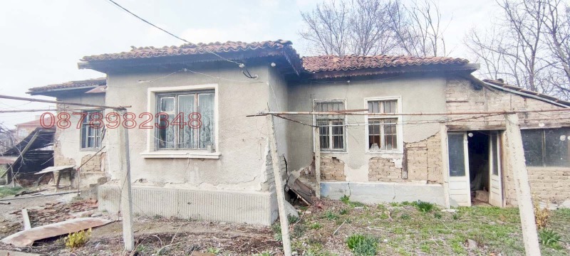 Продава КЪЩА, с. Войсил, област Пловдив, снимка 2 - Къщи - 46461151