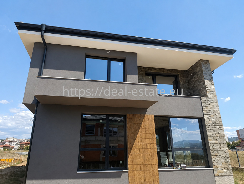 Продава КЪЩА, гр. Благоевград, Струмско