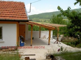 Casa Baicalsco, regiunea Pernik 16