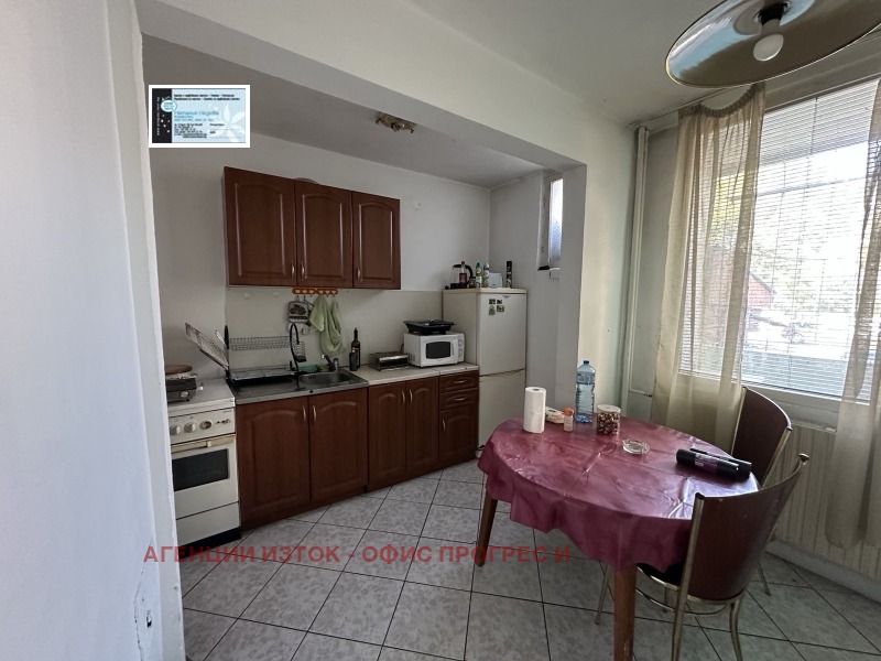 Продава 3-СТАЕН, гр. София, Банишора, снимка 2 - Апартаменти - 52305836