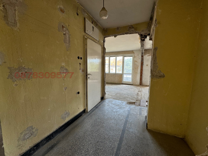 Продава МНОГОСТАЕН, гр. Русе, Център, снимка 10 - Апартаменти - 53349175