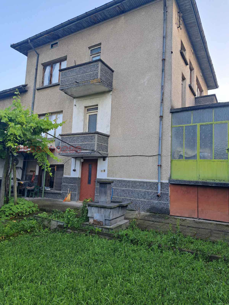 Продава КЪЩА, гр. Луковит, област Ловеч, снимка 1 - Къщи - 48617264