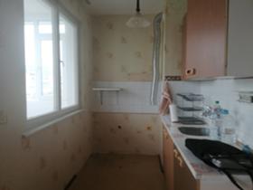 1 dormitor Vâzrajdane 1, Varna 8