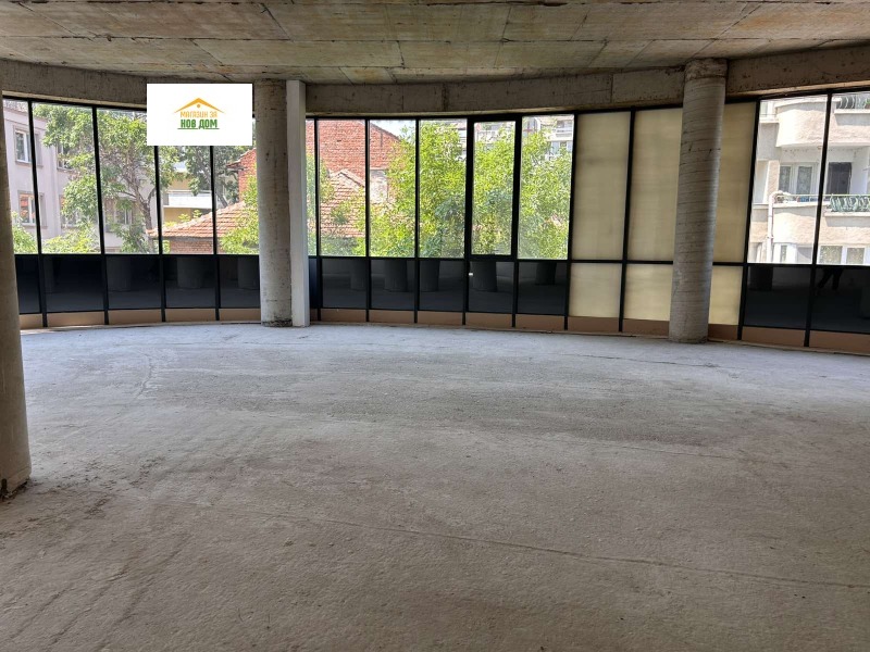 Продава  Офис, град Пловдив, Кършияка • 1 047 312 EUR • ID 55330192 — holmes.bg - [1] 