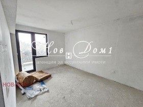 Studio Vazrajdane 4, Varna