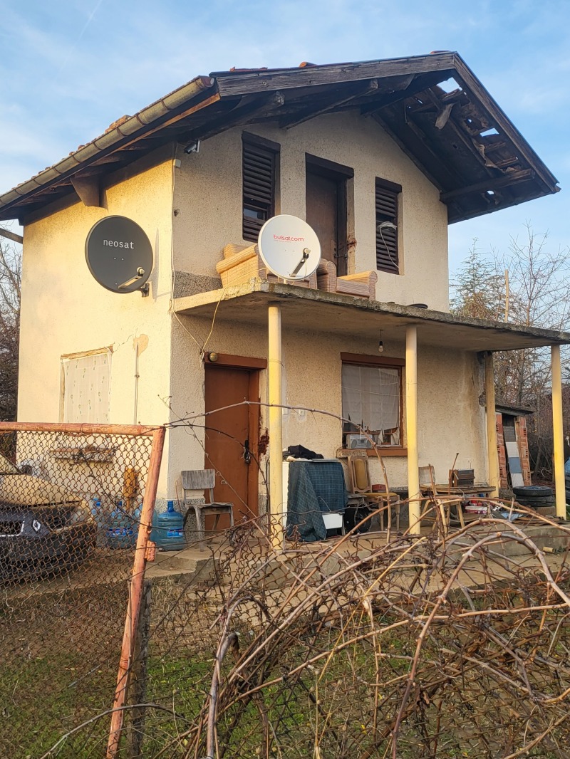 Продава ВИЛА, гр. Плевен, м-т Орлето, снимка 2 - Вили - 52913499