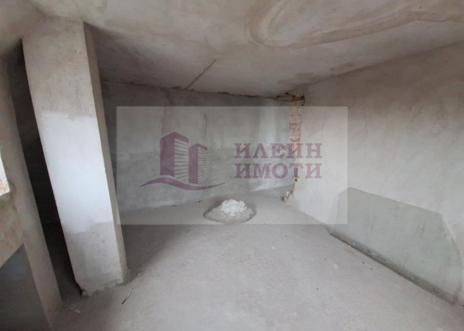 Продава АТЕЛИЕ, ТАВАН, гр. Русе, Център, снимка 2 - Апартаменти - 54202038