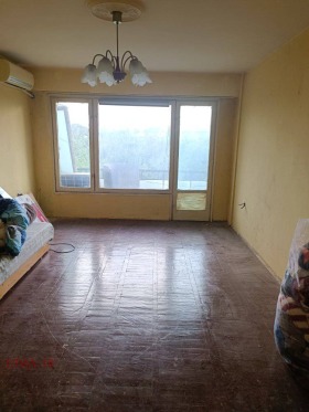 Продажба на тристайни апартаменти в град Шумен - изображение 4 