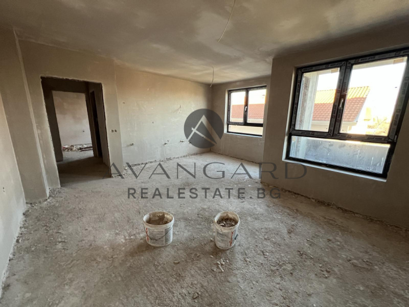 Продава  2-стаен град Пловдив , Прослав , 66 кв.м | 33373242