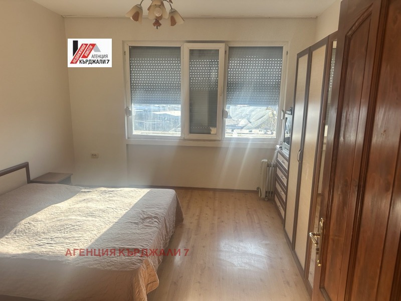 Продава 3-СТАЕН, гр. Кърджали, Център, снимка 2 - Апартаменти - 52935879