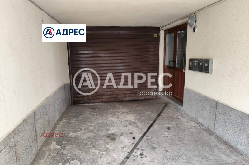 En venta  Cochera Varna , Tsentar , 15 metros cuadrados | 47710571