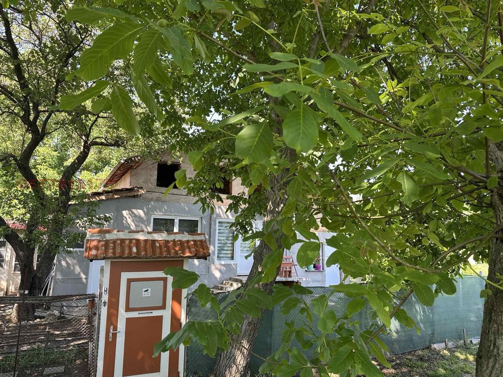 Продава КЪЩА, гр. Разград, Промишлена зона - Запад, снимка 2 - Къщи - 55086613
