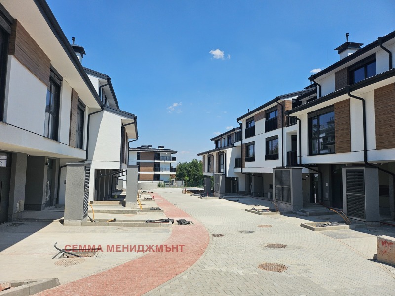 Till salu  2 sovrum Sofia , m-t Kambanite , 172 kvm | 73269229 - bild [5]