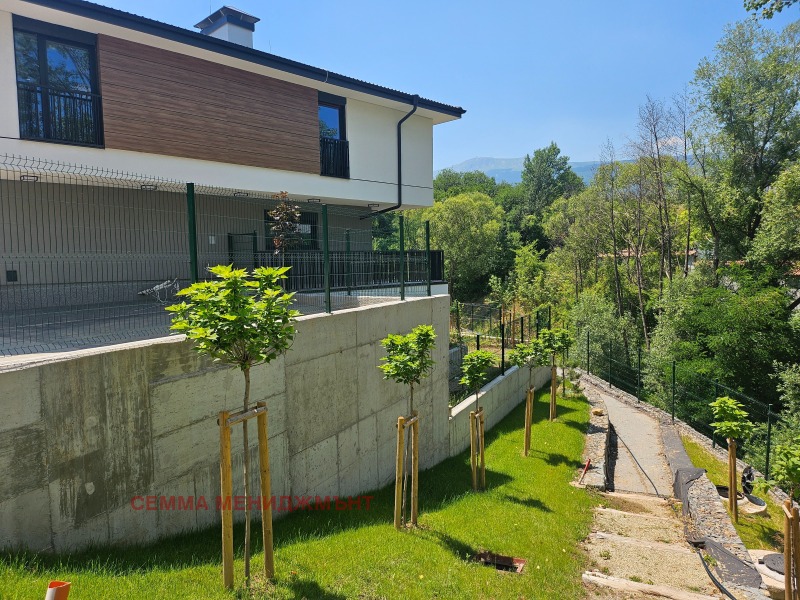 Till salu  2 sovrum Sofia , m-t Kambanite , 172 kvm | 73269229 - bild [8]