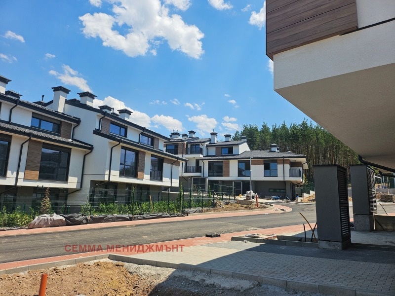 Till salu  2 sovrum Sofia , m-t Kambanite , 172 kvm | 73269229 - bild [12]