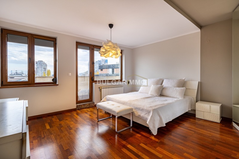 Продава МНОГОСТАЕН, гр. София, Изток, снимка 4 - Апартаменти - 52390349