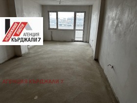 Продажба на многостайни апартаменти в град Кърджали - изображение 9 