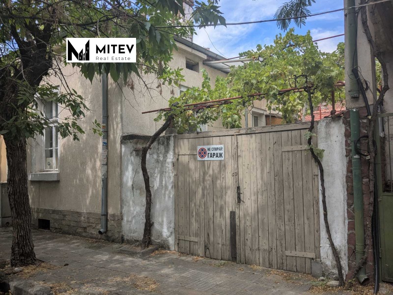 De vânzare  1 dormitor Plovdiv , Țentâr , 56 mp | 71607920