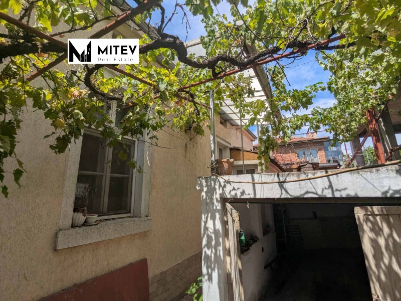 De vânzare  1 dormitor Plovdiv , Țentâr , 56 mp | 71607920 - imagine [2]