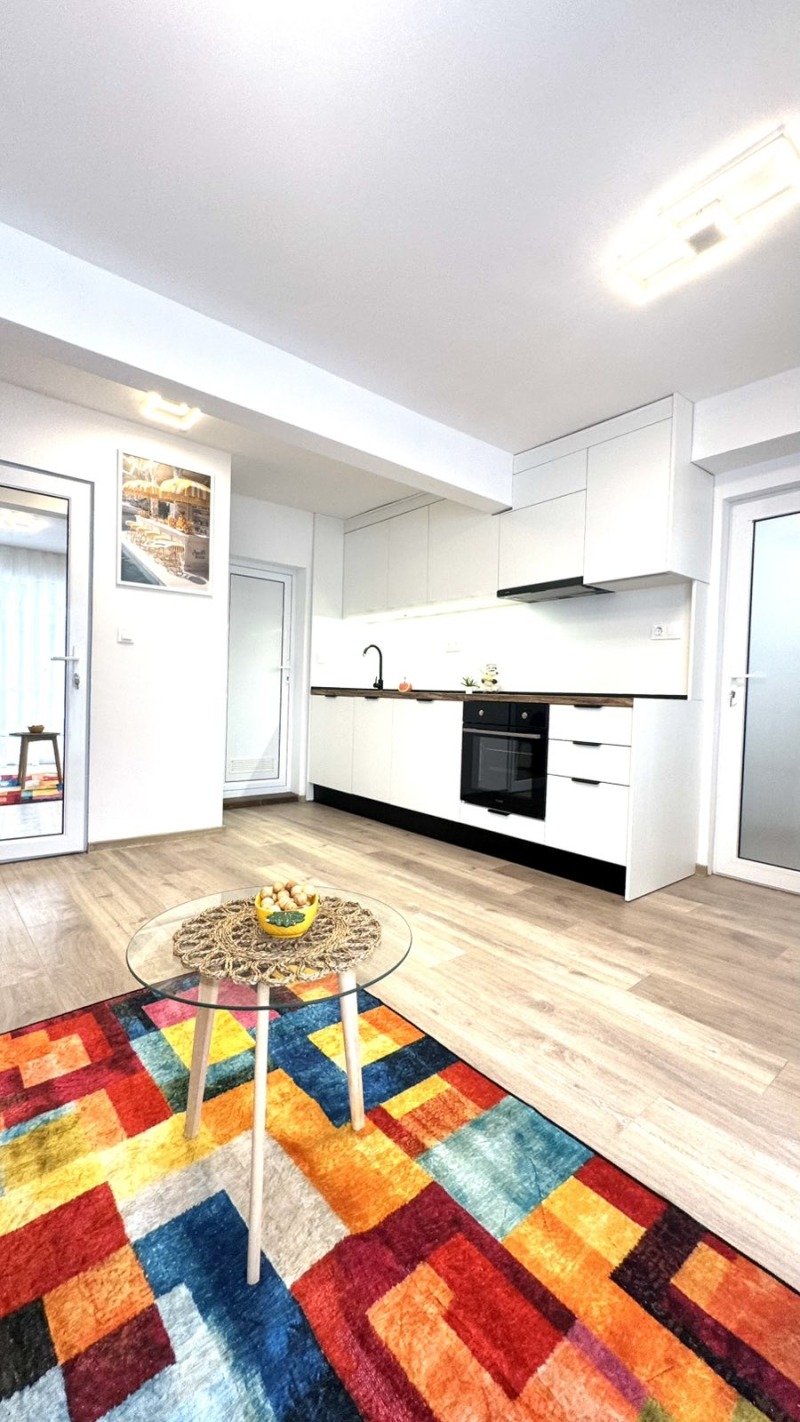 Продава 2-СТАЕН в град Варна, Централна поща - 35 кв.м / 126 000 € » 246 434.58 лв., РОНЕВА
